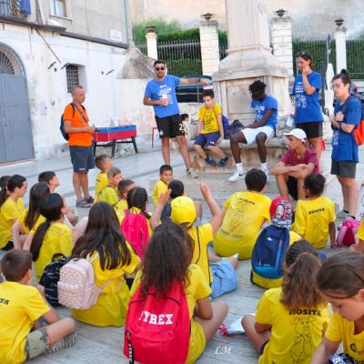 325